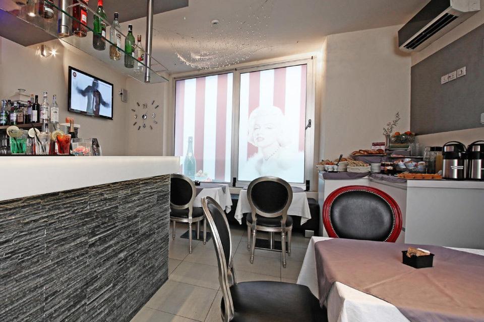 Happy Hotel Atelier Gardone Riviera Centro & Beach Exterior photo