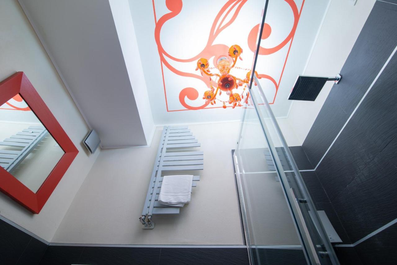 Happy Hotel Atelier Gardone Riviera Centro & Beach Exterior photo