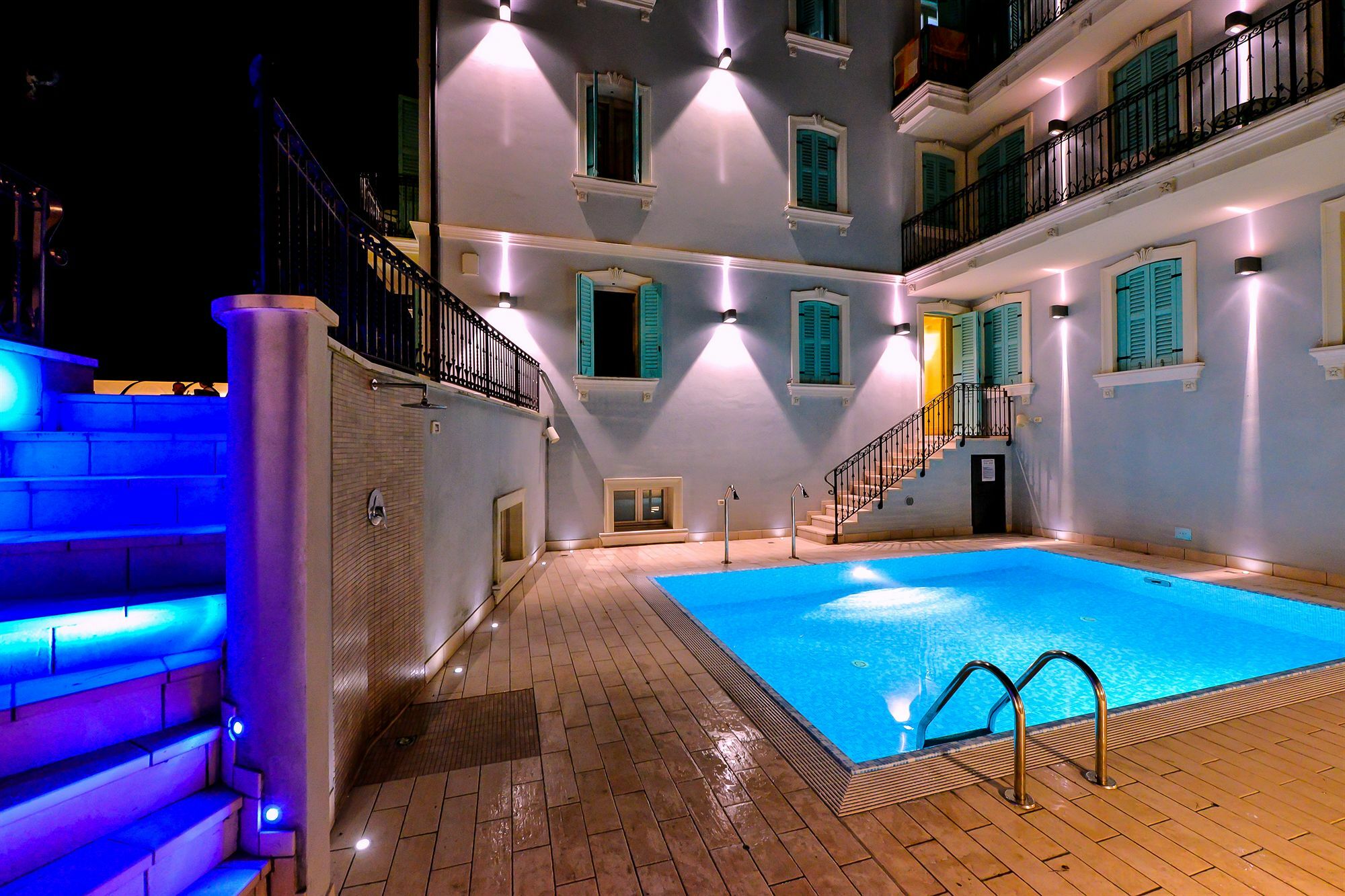 Happy Hotel Atelier Gardone Riviera Centro & Beach Exterior photo
